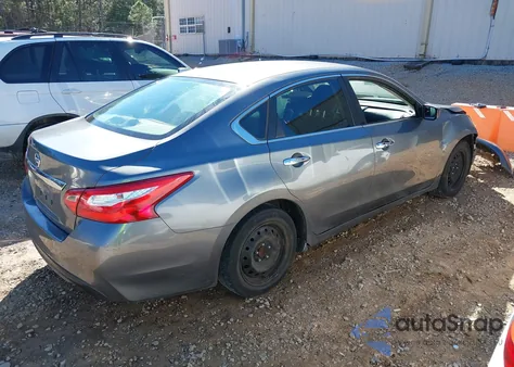 2016 Nissan Altima 2.5 S z USA, uszkodzony, nr VIN 1N4AL3AP2GC136489